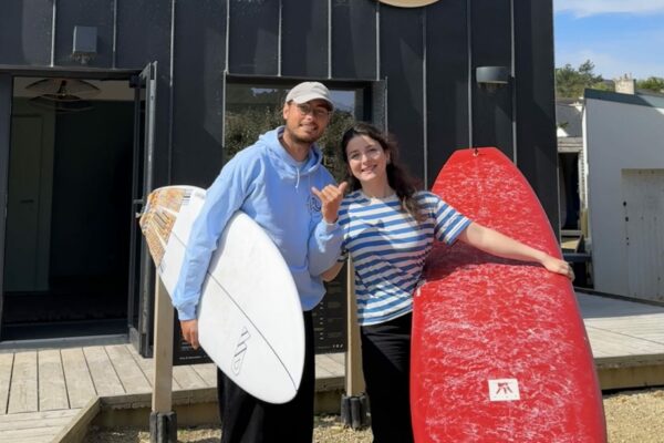 baptiste et ciara école de surf locquirec